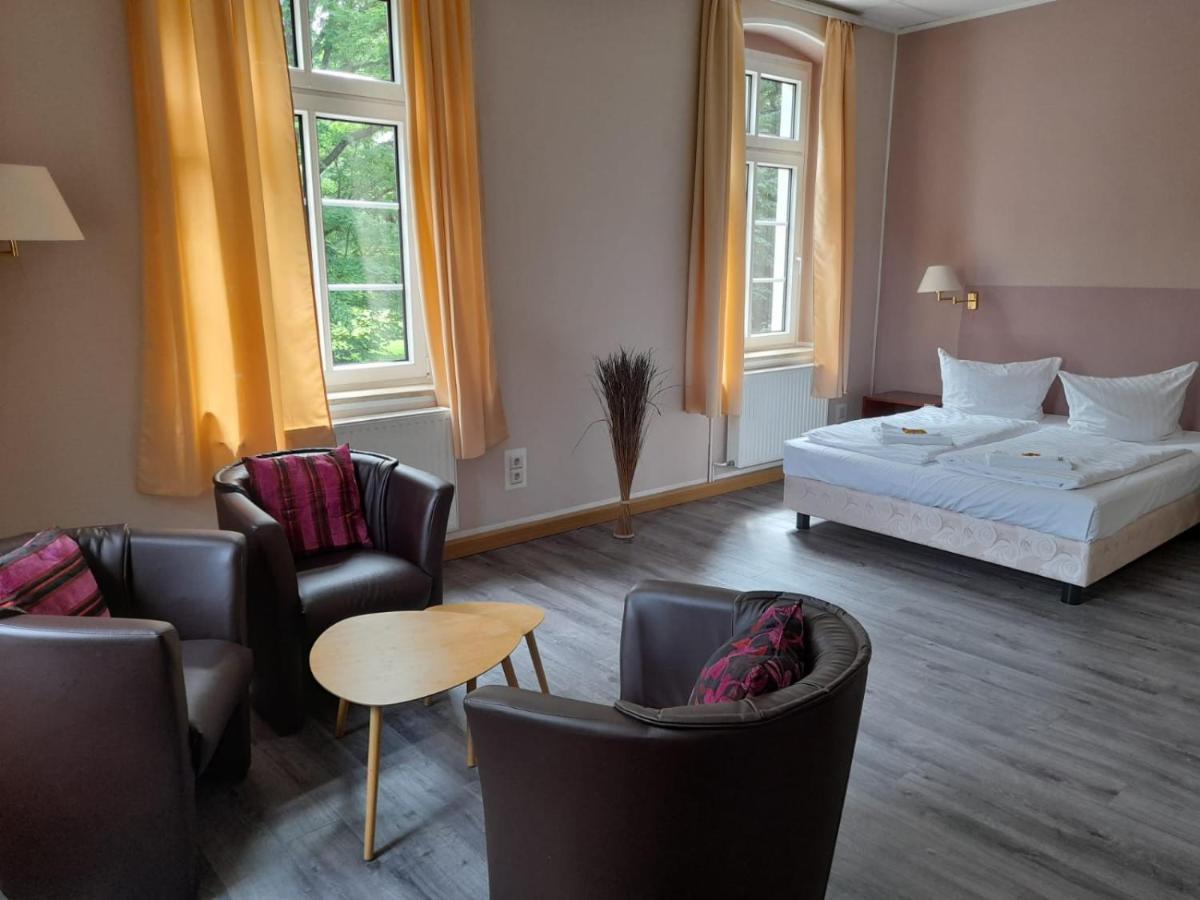 Hotel Am Kreischaer Park Exterior photo